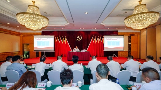 尊龙凯时集团任丁书记带头讲授“不忘初心、牢记使命”主题教育专题党课