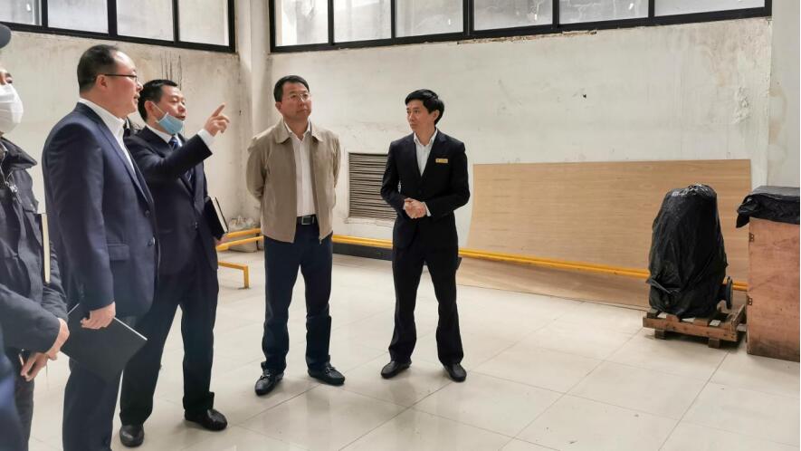 集团党委书记、董事长任丁会见川酒集团董事长曹勇一行